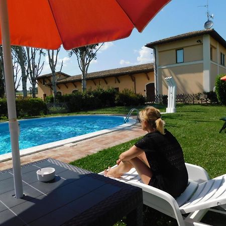 Hotel Villaggio Le Stelline Montefalco Bagian luar foto
