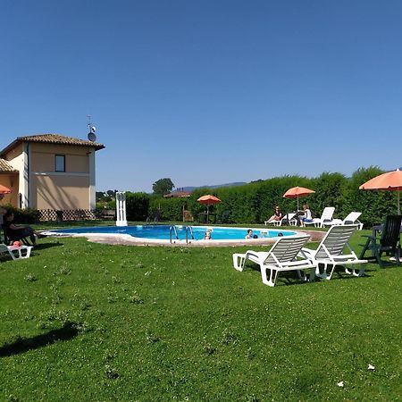 Hotel Villaggio Le Stelline Montefalco Bagian luar foto