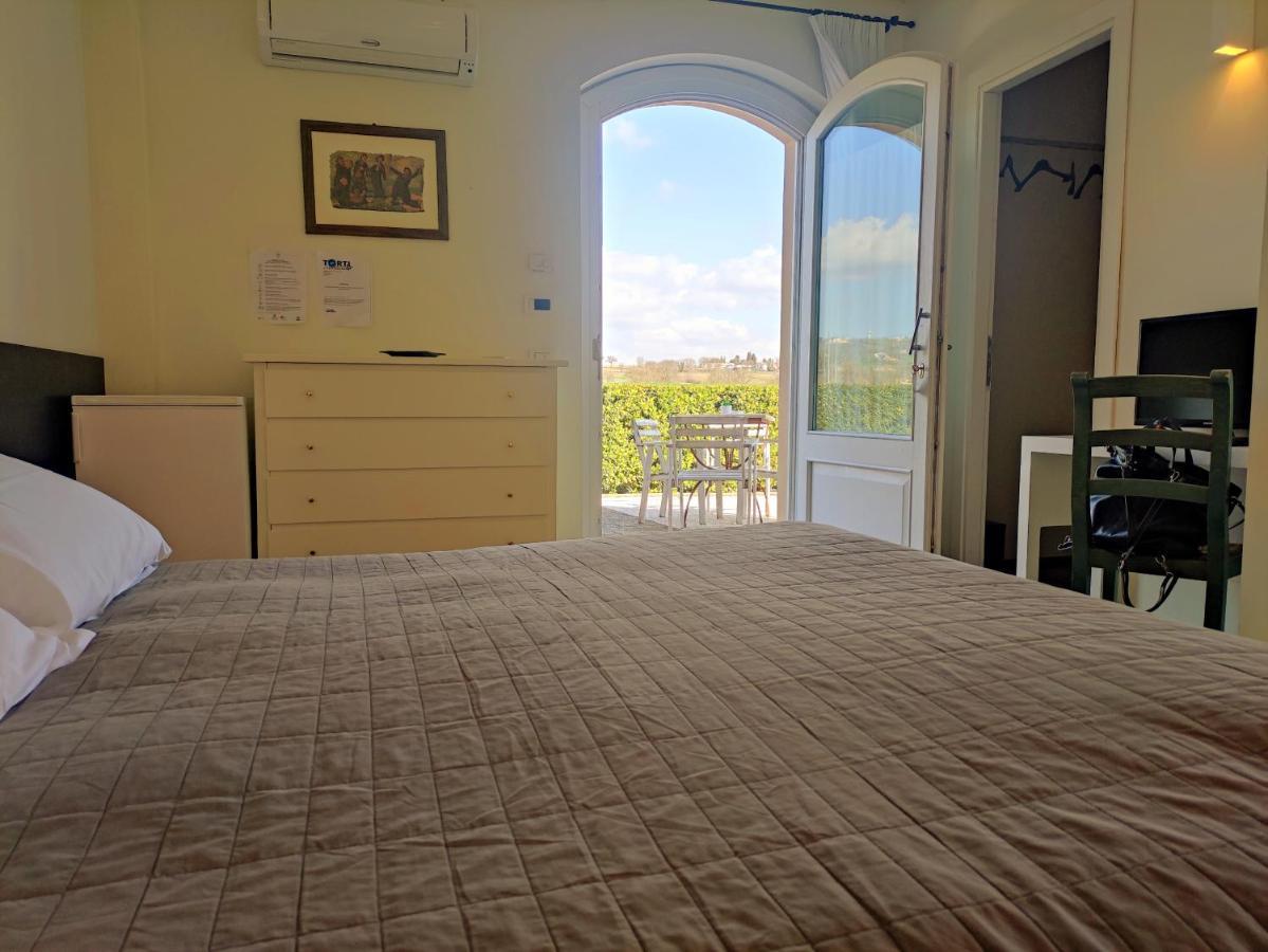 Hotel Villaggio Le Stelline Montefalco Bagian luar foto